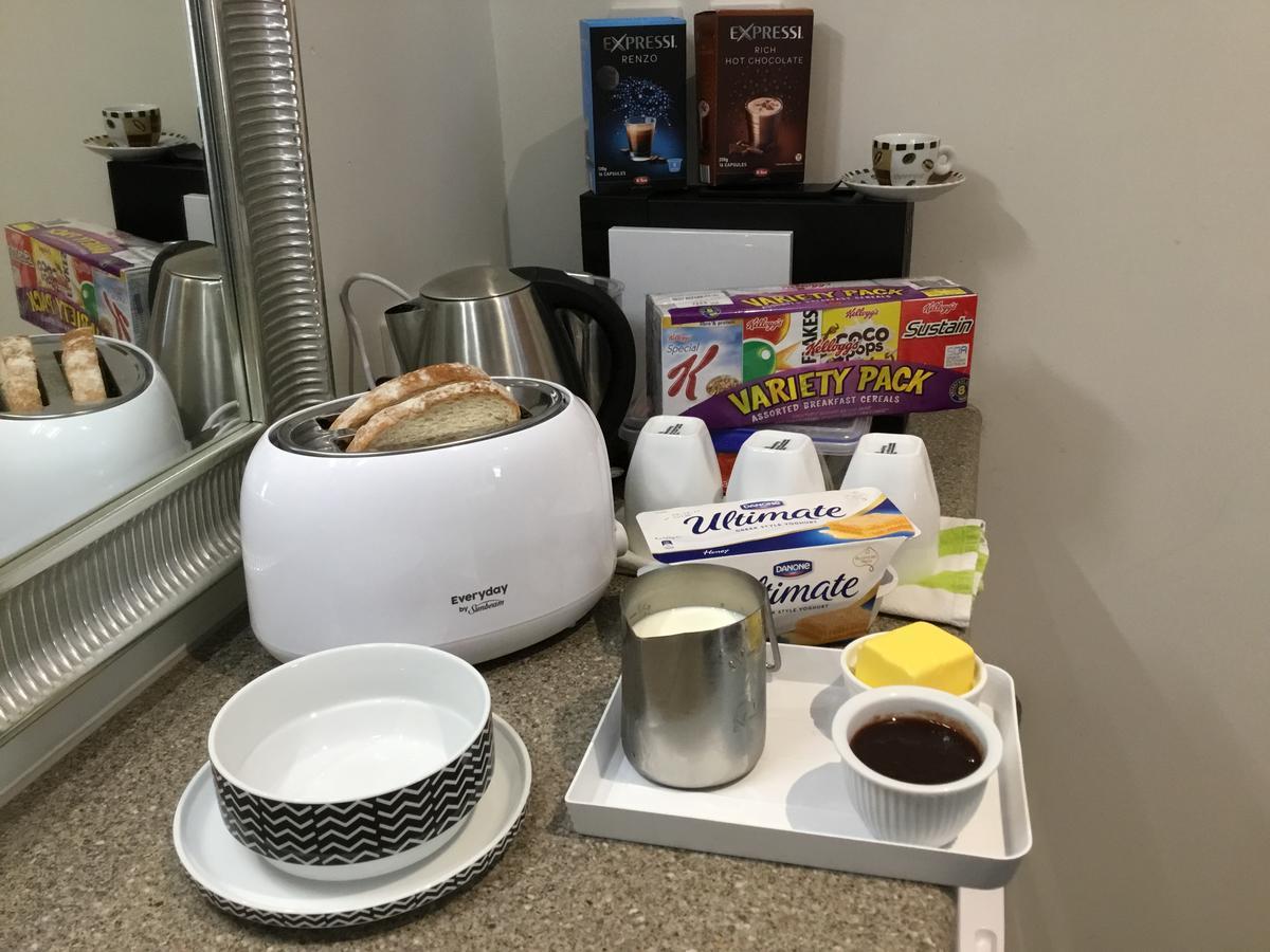 アンガストン バロッサ ホワイト ハウス Bed & Breakfast エクステリア 写真